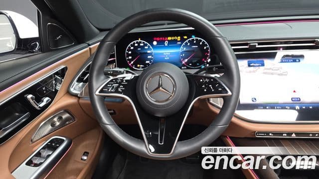 Mercedes-Benz E-Class 2024 — ფოტო 12/20