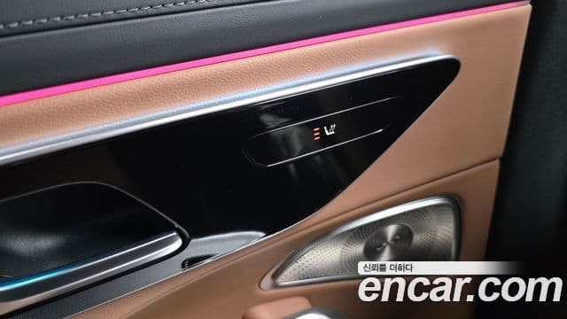 Mercedes-Benz E-Class 2024 — ფოტო 19/20