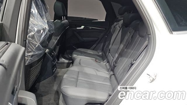 Audi Q5 2022 — Şəkil 12/20