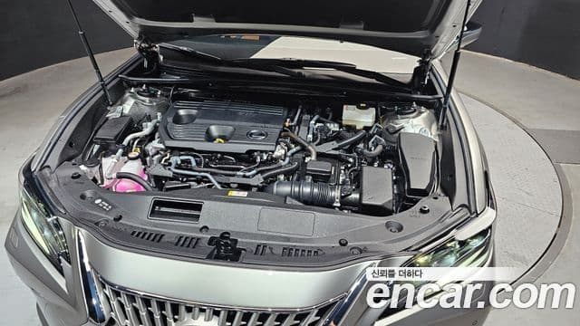 Lexus ES300h 2025 — ფოტო 6/20