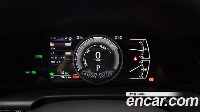Lexus ES300h 2025 — ფოტო 8/20