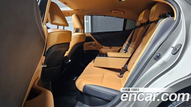 Lexus ES300h 2025 — ფოტო 12/20