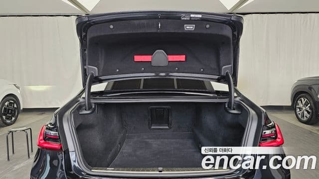BMW 7 Series 2021 — Photo 19/20