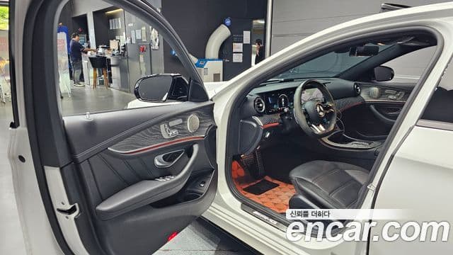 Mercedes-Benz E-Class 2022 — Şəkil 12/20