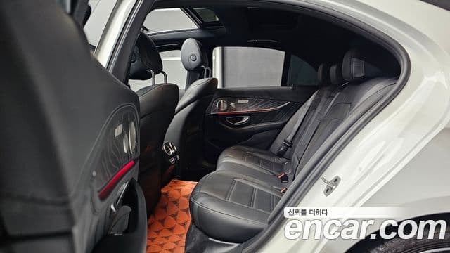 Mercedes-Benz E-Class 2022 — Şəkil 13/20