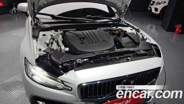 Volvo S60 2021 — фото 6 из 20