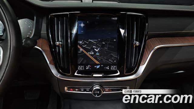 Volvo S60 2021 — фото 14 из 20