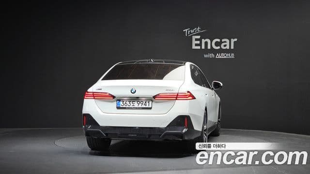 BMW 5 Series 2025 — ფოტო 4/20