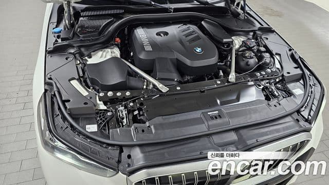 BMW 5 Series 2025 — ფოტო 6/20