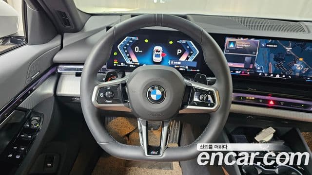 BMW 5 Series 2025 — ფოტო 13/20