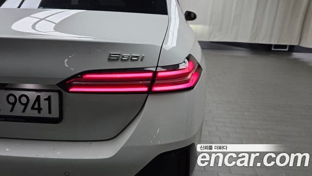 BMW 5 Series 2025 — Photo 31/31