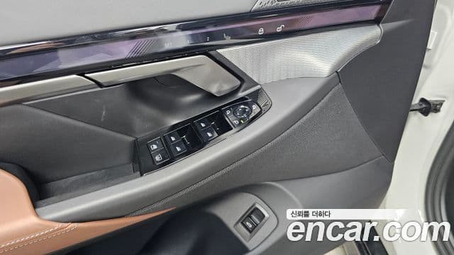 BMW 5 Series 2025 — Photo 20/31