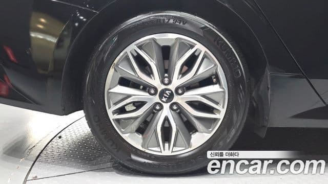 Kia K5 2021 — ფოტო 5/20
