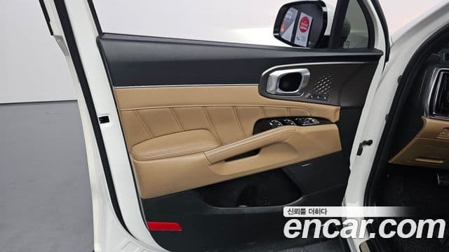 Kia Sorento 2023 — Photo 10/34