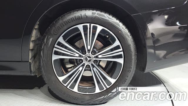 Mercedes-Benz E-Class 2025 — ფოტო 5/20