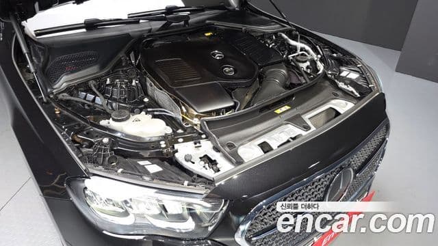 Mercedes-Benz E-Class 2025 — ფოტო 6/20