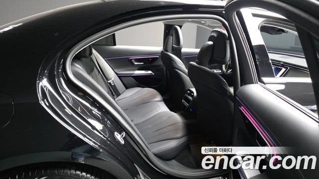 Mercedes-Benz E-Class 2025 — ფოტო 12/20