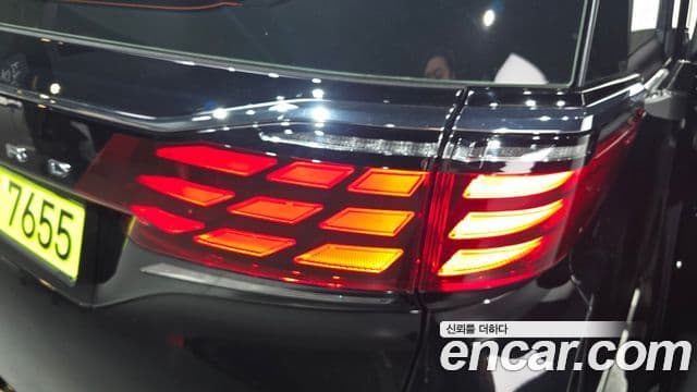 Toyota Alphard 2024 — Photo 2/35