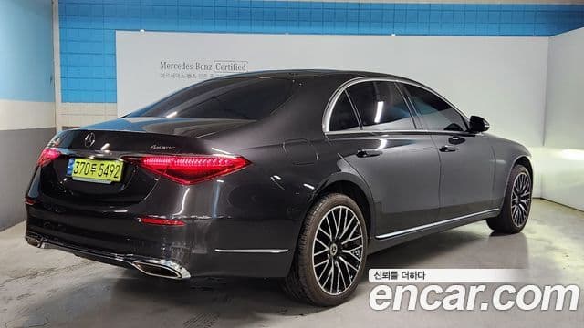 Mercedes-Benz S-Class 2024 — Photo 8/20