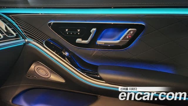 Mercedes-Benz S-Class 2024 — Photo 12/20