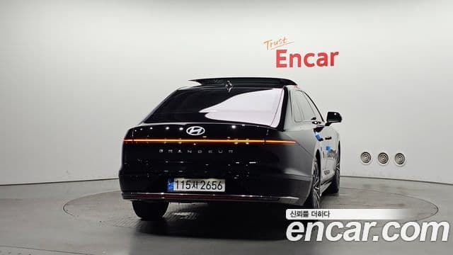 Hyundai Grandeur 2023 — ფოტო 4/20