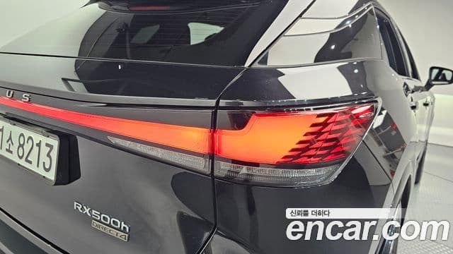 Lexus RX500h 2024 — Photo 30/35