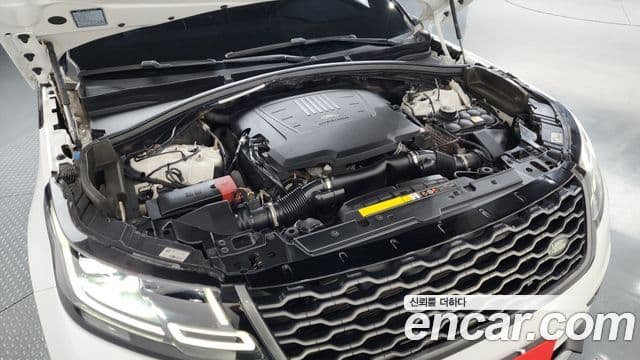 Land Rover Range Rover Velar 2018 — Şəkil 6/20