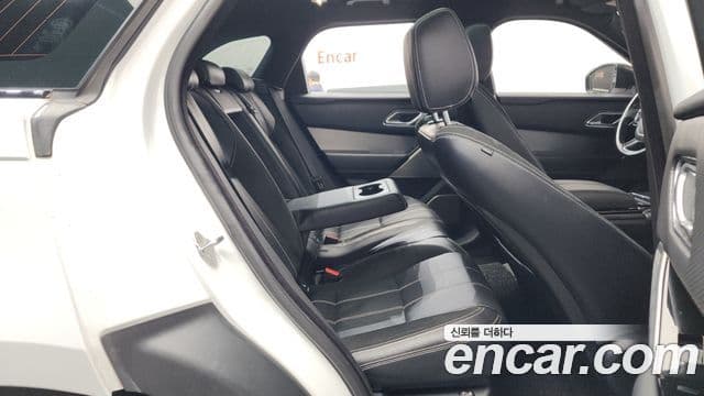 Land Rover Range Rover Velar 2018 — Şəkil 11/20