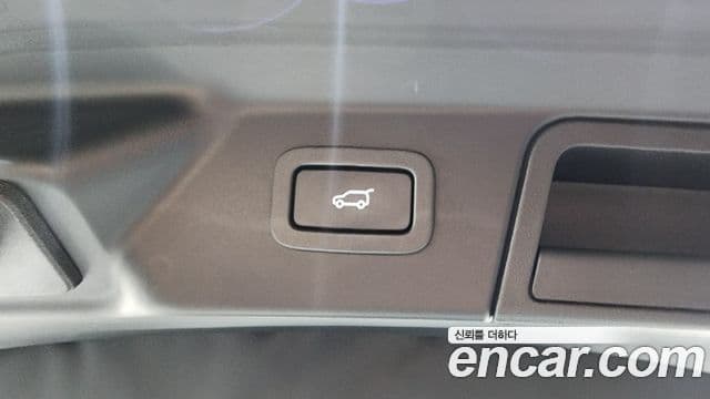 Land Rover Range Rover Velar 2018 — фото 20 из 20
