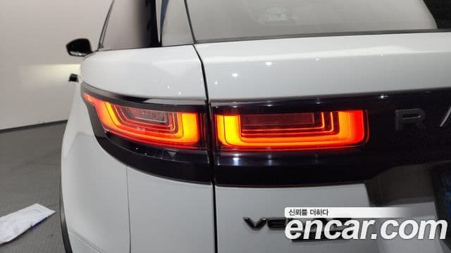 Land Rover Range Rover Velar 2018 — Photo 35/40