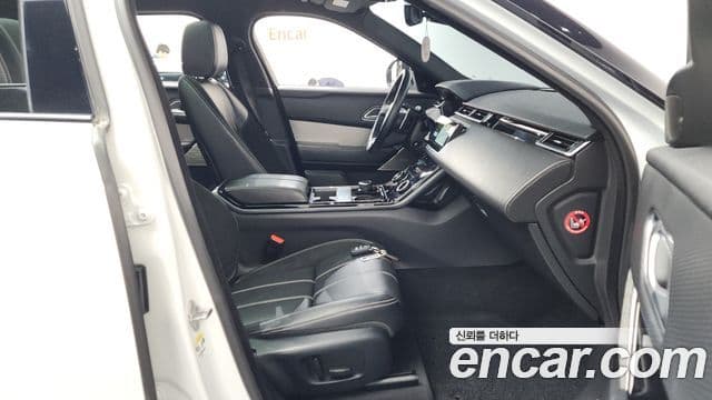 Land Rover Range Rover Velar 2018 — Photo 13/40