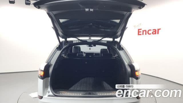 Land Rover Range Rover Velar 2018 — Photo 23/40