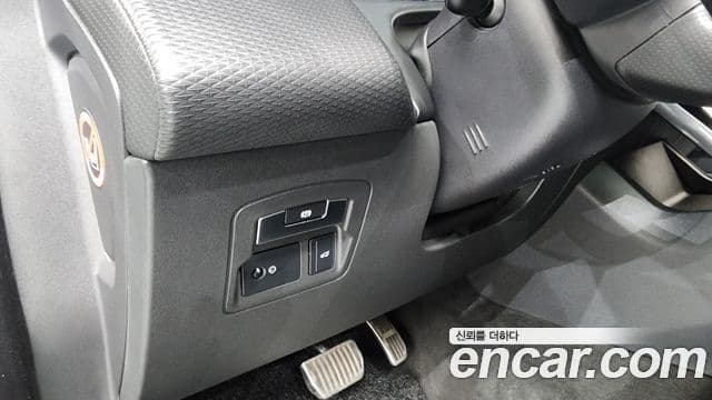 Land Rover Range Rover Velar 2018 — Photo 39/40