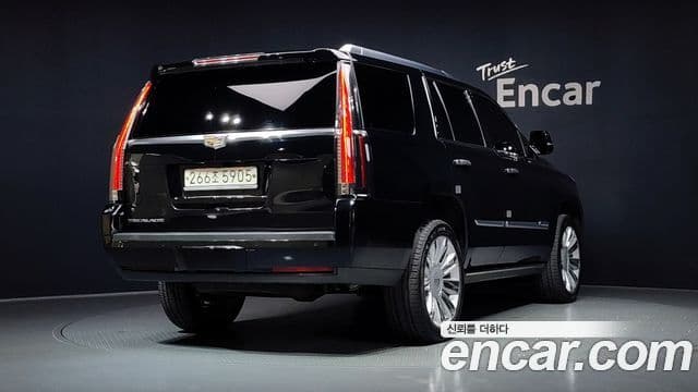 Cadillac Escalade 2020 — ფოტო 2/20