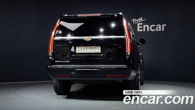 Cadillac Escalade 2020 — ფოტო 4/20