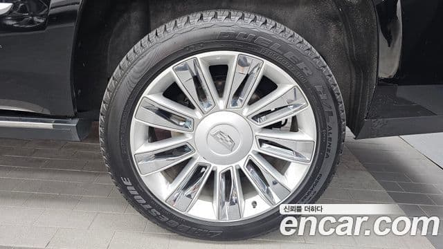 Cadillac Escalade 2020 — ფოტო 5/20