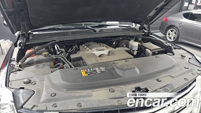 Cadillac Escalade 2020 — ფოტო 6/20