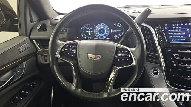 Cadillac Escalade 2020 — ფოტო 13/20