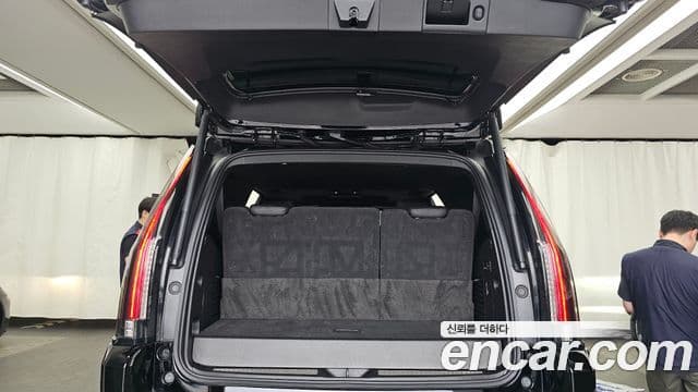 Cadillac Escalade 2020 — ფოტო 20/20