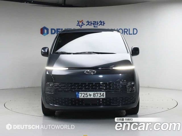 Hyundai Staria 2023 — ფოტო 2/20
