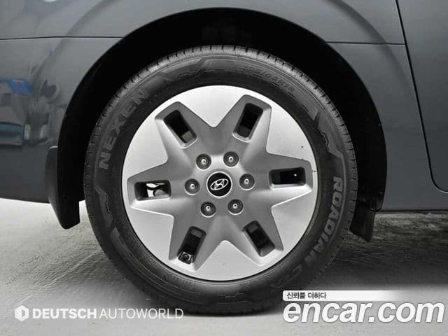 Hyundai Staria 2023 — ფოტო 4/20