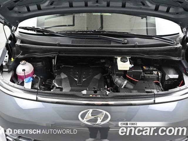 Hyundai Staria 2023 — ფოტო 5/20