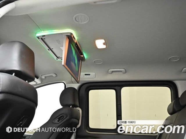 Hyundai Staria 2023 — ფოტო 18/20