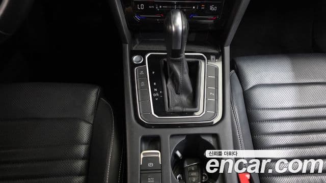 Volkswagen Passat GT 2021 — Şəkil 9/20