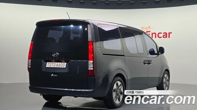 Hyundai Staria 2023 — Фото 2/20