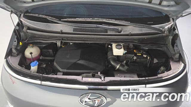 Hyundai Staria 2023 — Фото 6/20