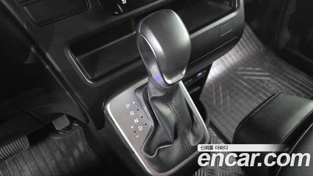 Hyundai Staria 2023 — Фото 9/20