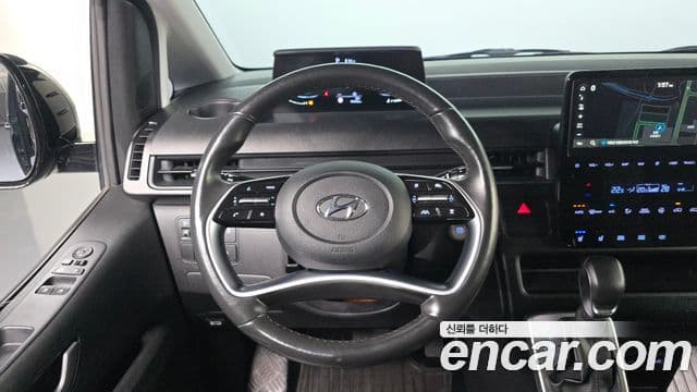 Hyundai Staria 2023 — Фото 13/20