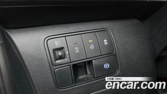 Hyundai Staria 2023 — Фото 18/20