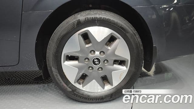 Hyundai Staria 2023 — Şəkil 9/32